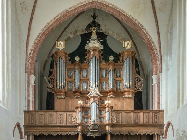 orgel in kerkzaal 2